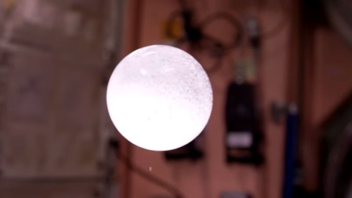 Evervescencia en el espacio