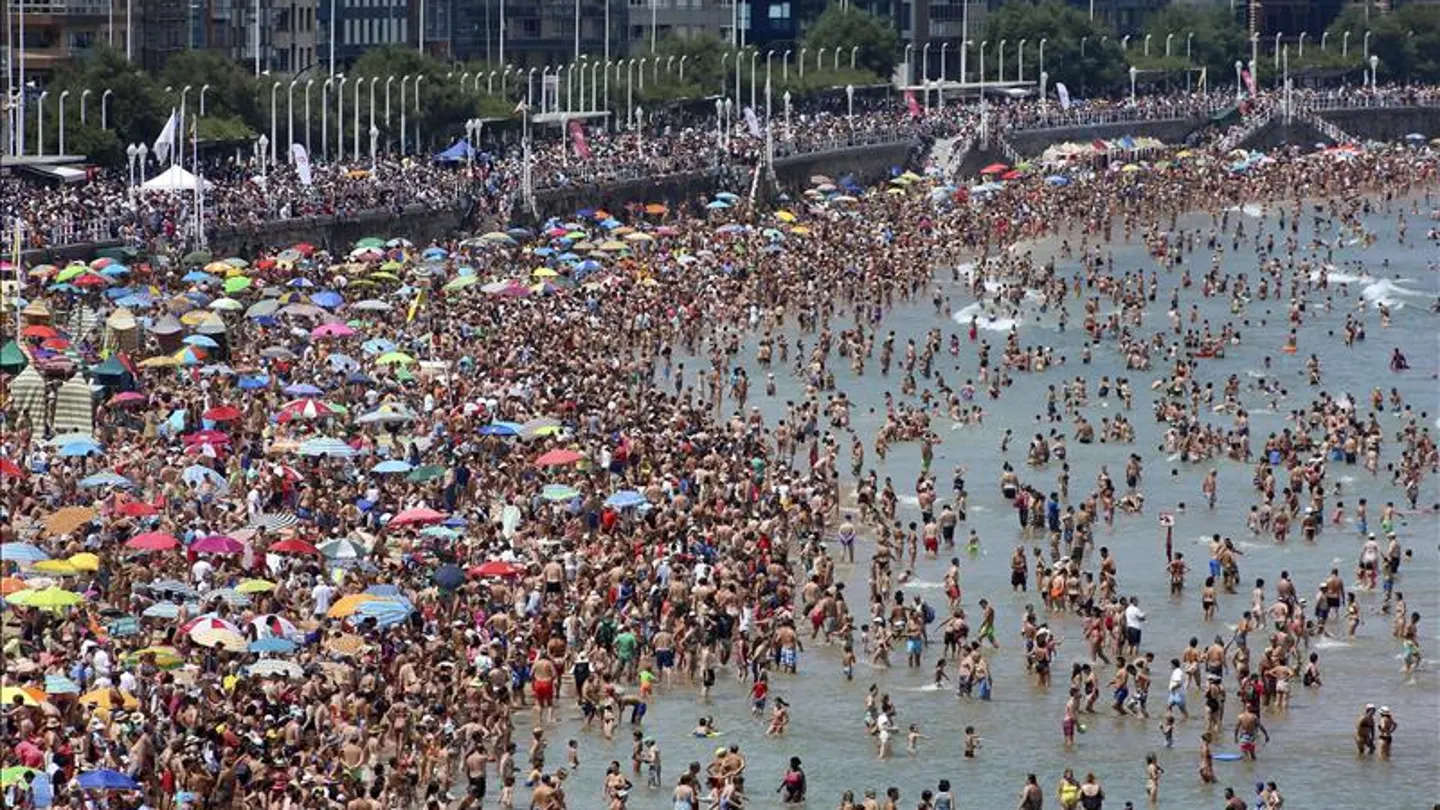 Una playa repleta Una playa repleta