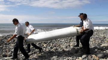 Los restos del ala encontrada en Francia pertenecen al vuelo de Malasia Airlines que desapareció hace 14 meses