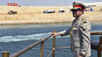 Egipto inaugura el nuevo Canal de Suez
