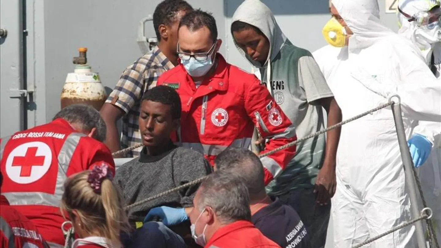 Arrestados cinco presuntos traficantes por el naufragio frente a las costas de Libia Arrestados cinco presuntos traficantes por el naufragio frente a las costas de Libia