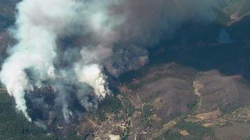 El incendio de la Sierra de Gata sigue sin control tras quemar 5.000 hectáreas