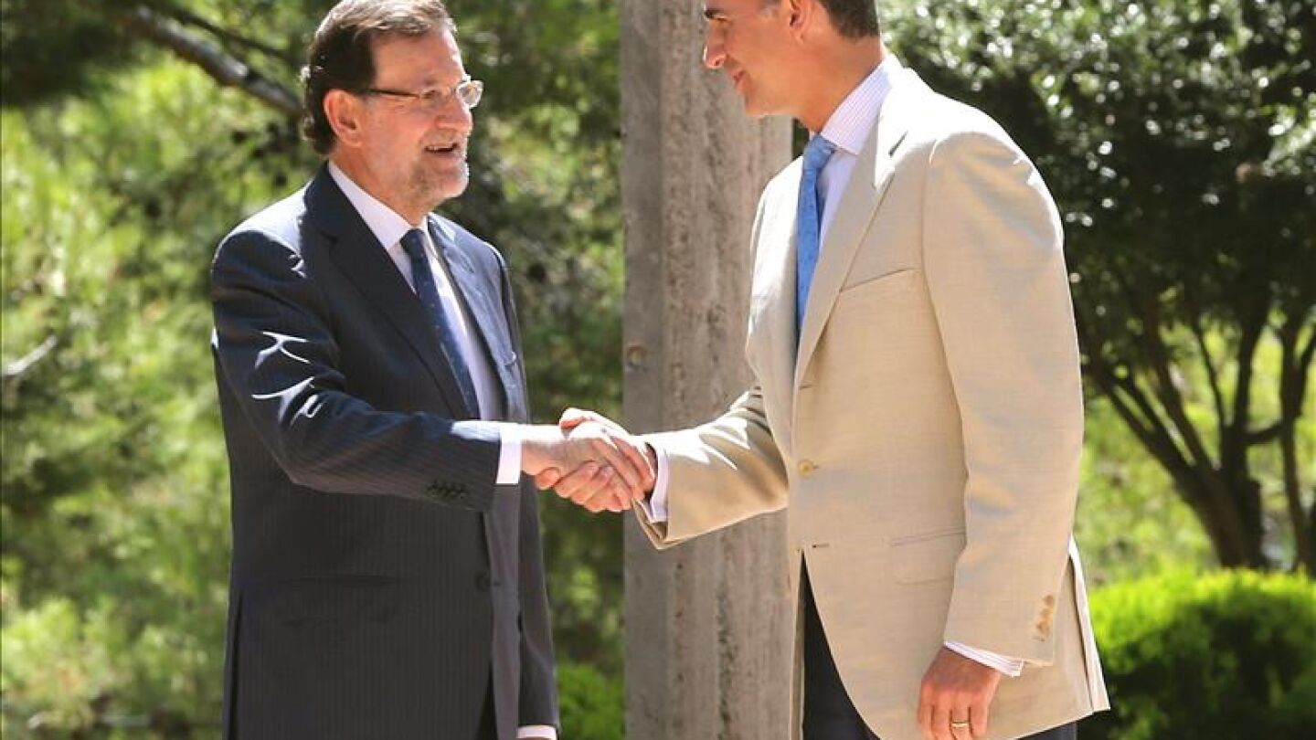 El presidente del Gobierno Mariano Rajoy y el Rey Felipe VI