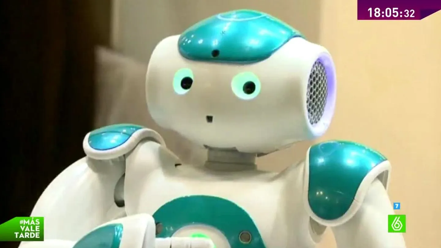 Un robot en una fábrica china Un robot en una fábrica china