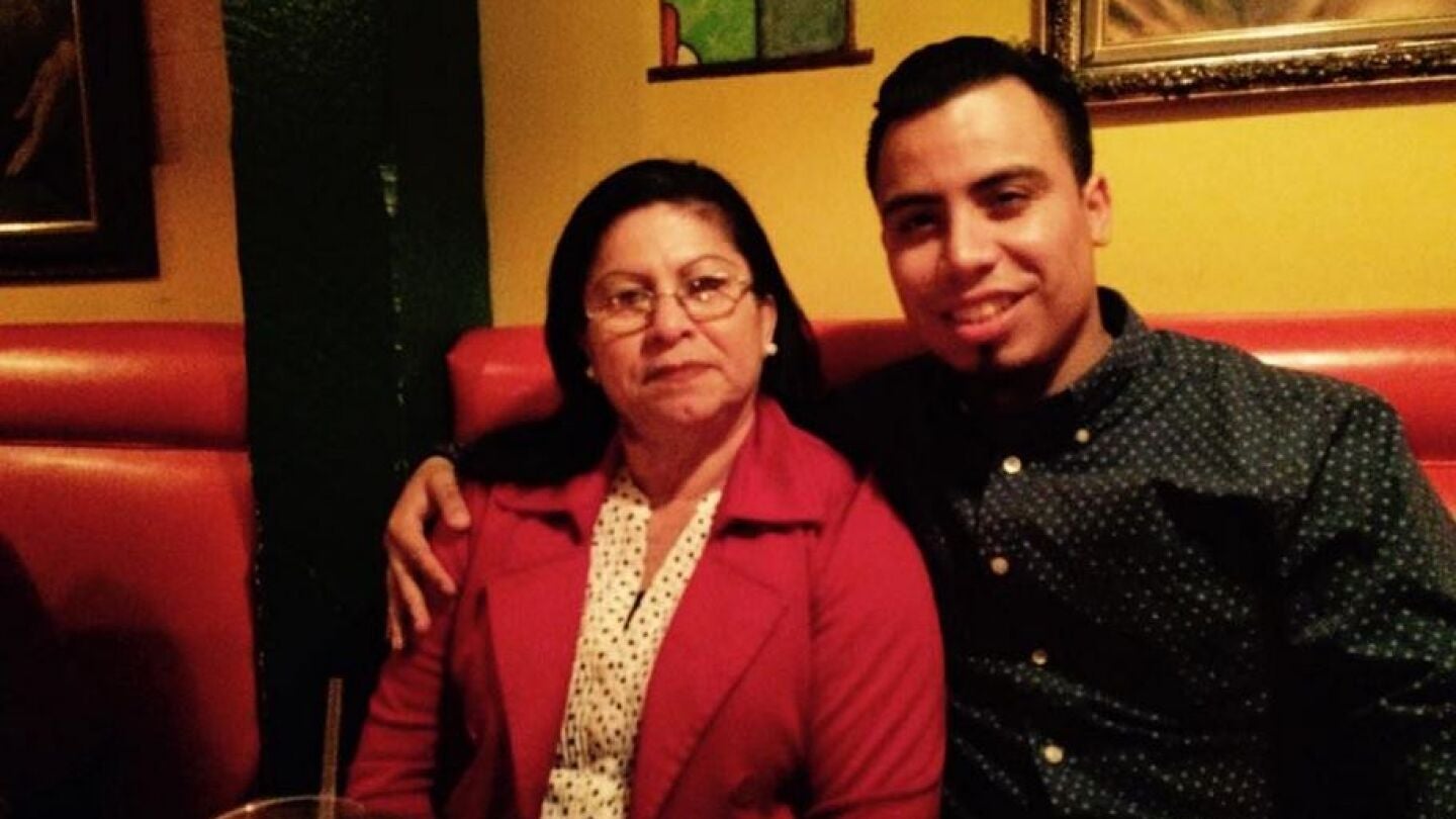 Norma V&aacute;squez y su hijo, v&iacute;ctimas de un ataque racista en EEUU