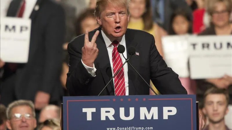 El magnate Donald Trump, durante una intervención en Phoenix, Arizona (EE.UU.) El magnate Donald Trump, durante una intervención en Phoenix, Arizona (EE.UU.)