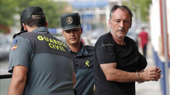 El concejal por Esquerra Unida a su llegada a los juzgados