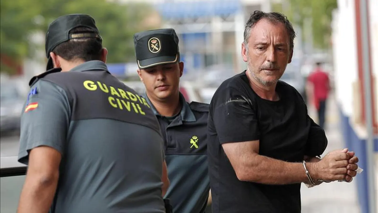 El concejal por Esquerra Unida a su llegada a los juzgados El concejal por Esquerra Unida a su llegada a los juzgados