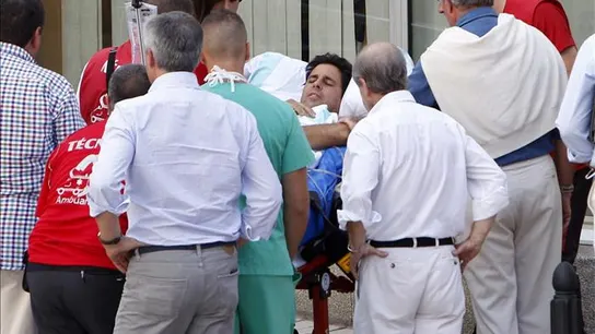 Francisco Rivera a su llegada a la Clínica Quirón de Zaragoza Francisco Rivera a su llegada a la Clínica Quirón de Zaragoza