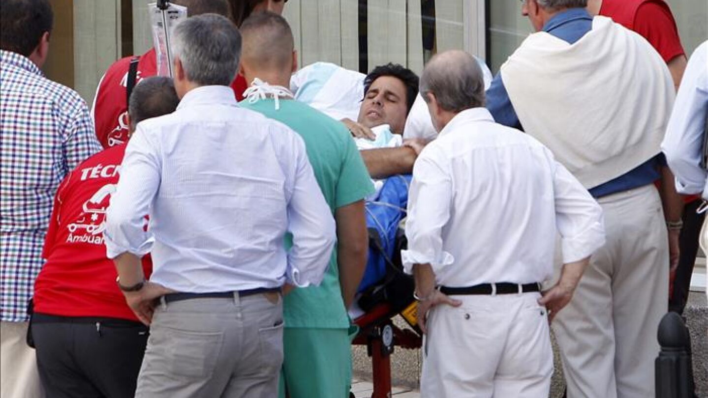Francisco Rivera a su llegada a la Cl&iacute;nica Quir&oacute;n de Zaragoza