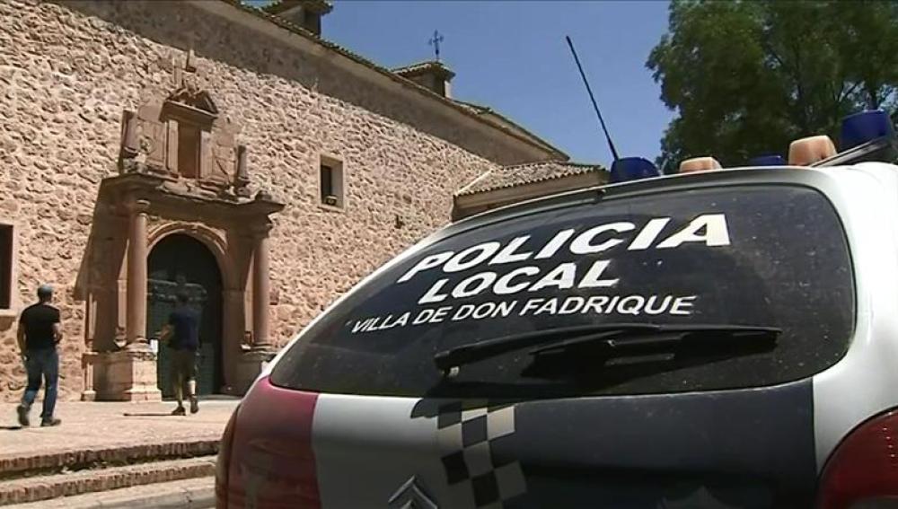 Un coche de la policía de La Villa de Don Fadrique (Toledo)
