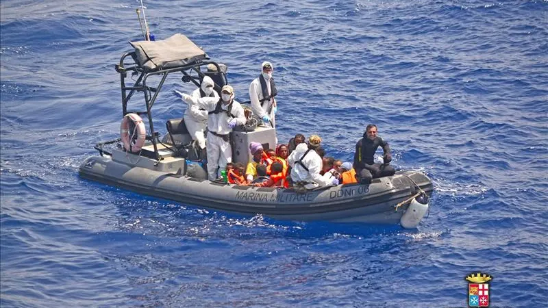 Operativo de rescate de la Marina italiana (Archivo)