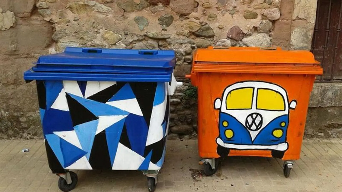 Un artista anónimo decora los contenedores de Barán, en La Rioja Un artista anónimo decora los contenedores de Barán, en La Rioja