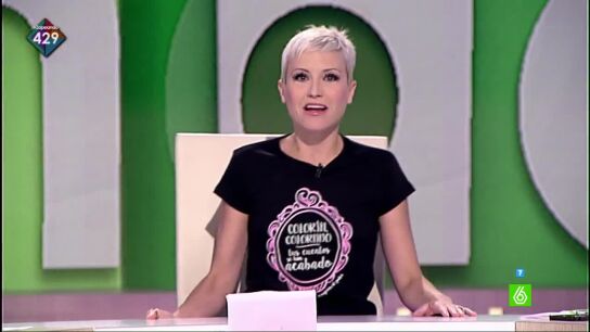 Sara Escudero es la nueva presentadora: "Hoy me siento sin coj&iacute;n y me cuelgan los pies"