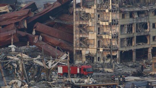 Cientos de veh&iacute;culos quemados y varios edificios destru&iacute;dos en una serie de explosiones en China