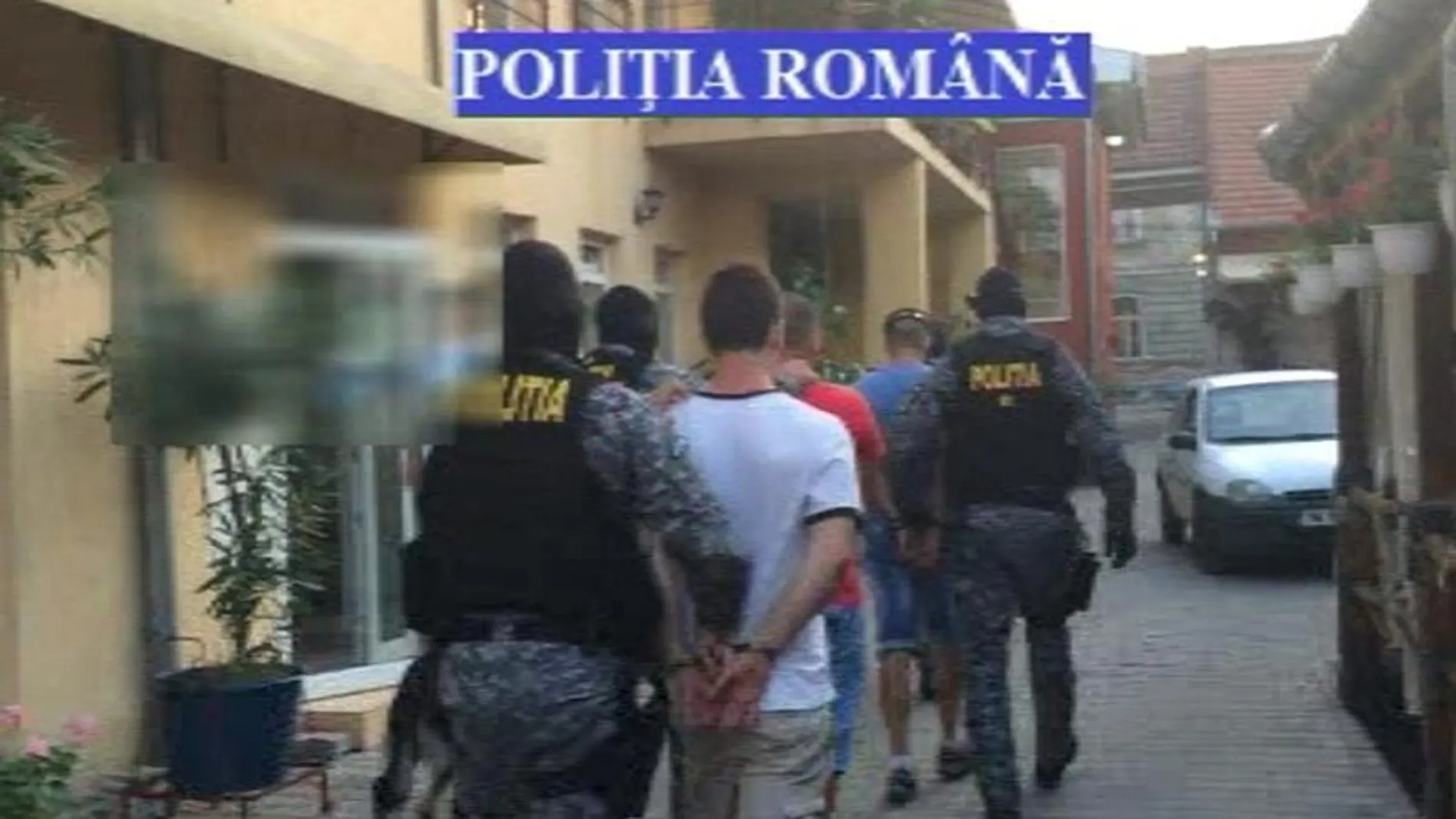 Imagen facilitada por la Policía rumana del traslado de Sergio Morate