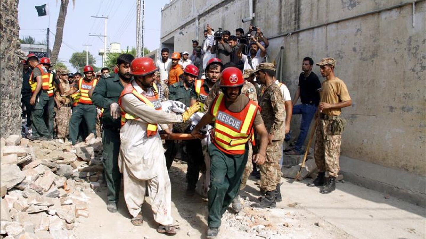 Un ataque suicida mata a un ministro en Pakist&aacute;n