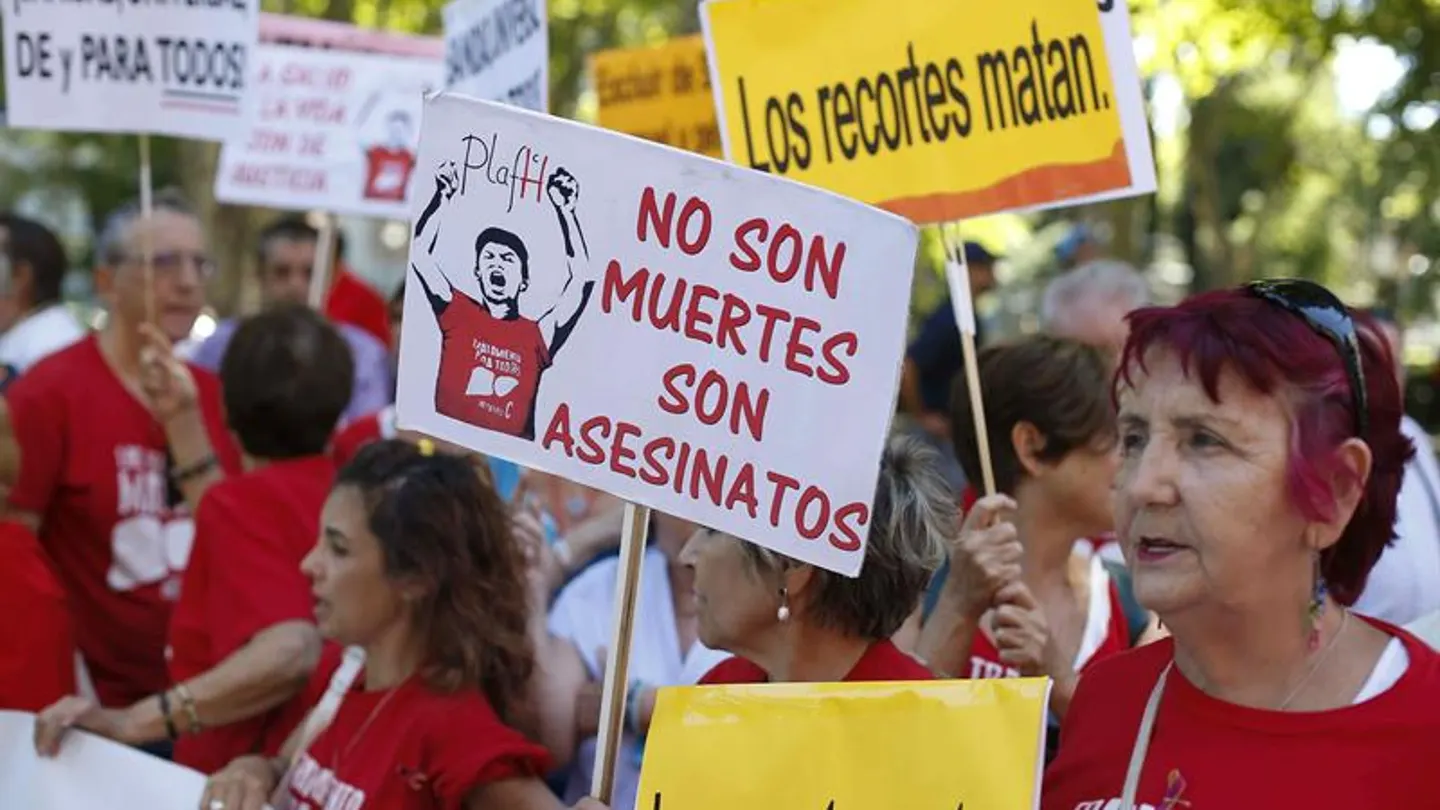 La Marea Blanca ha vuelto a salir a la calle en Madrid en defensa de la sanidad pública La Marea Blanca ha vuelto a salir a la calle en Madrid en defensa de la sanidad pública