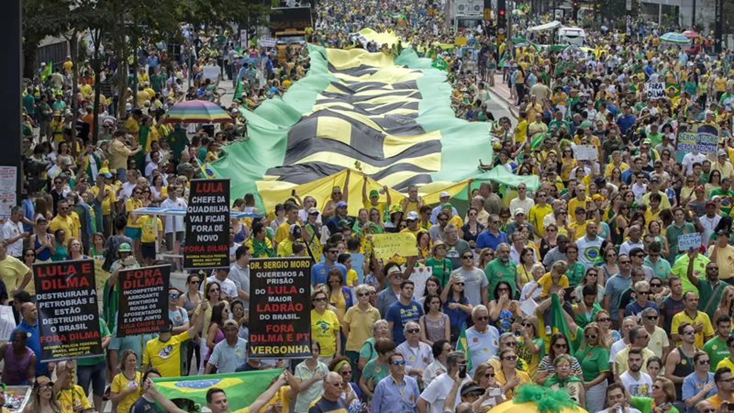 Manifestación contra Rousseff en Brasil Manifestación contra Rousseff en Brasil