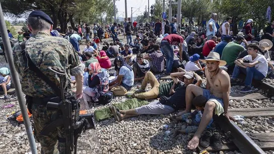 Efectivos de las Fuerzas especiales de Macedonia vigilan la frontera con Grecia Efectivos de las Fuerzas especiales de Macedonia vigilan la frontera con Grecia