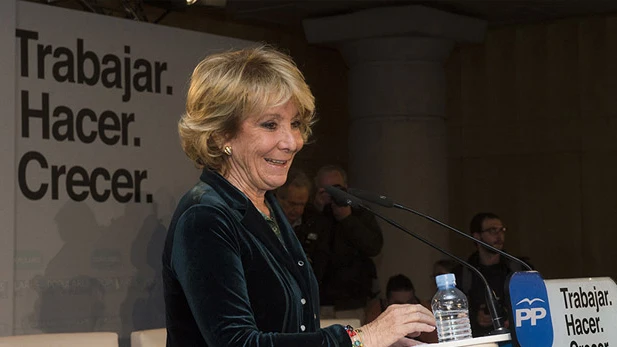 Esperanza Aguirre habla con los medios