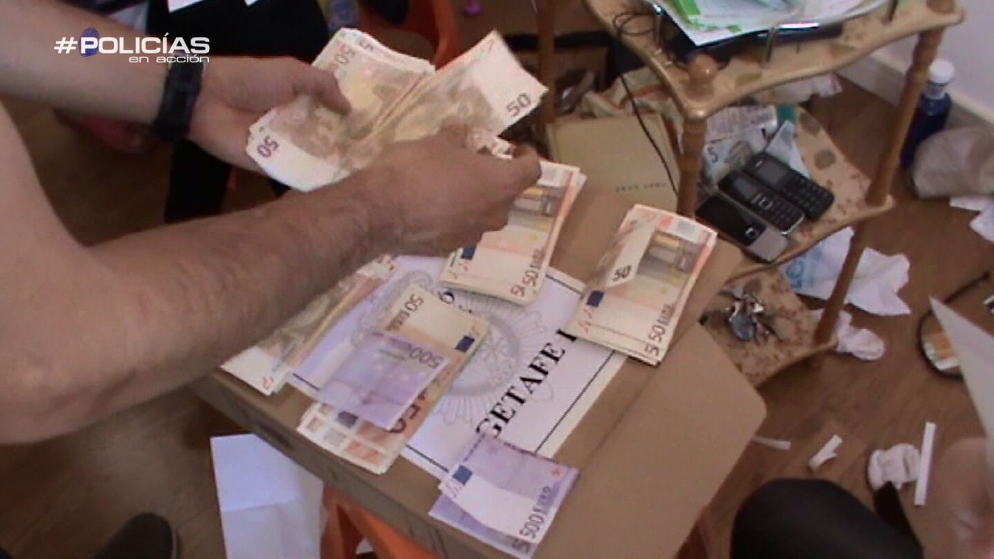 La Polic&iacute;a detiene a los integrantes de una red de personas chinas que prestaban grandes cantidades de dinero en casinos
