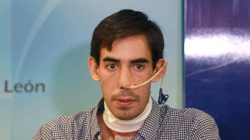 Saúl Jiménez Fortes ante los medios tras su grave cornada