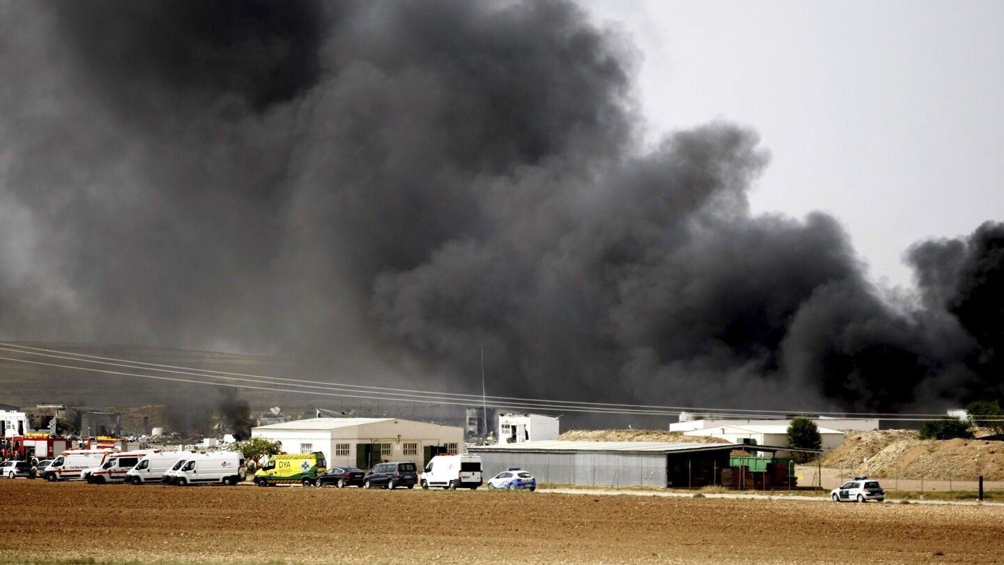 Incendio en una f&aacute;brica pirot&eacute;cnica en Zaragoza