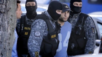Sergio Morate con la Policía rumana