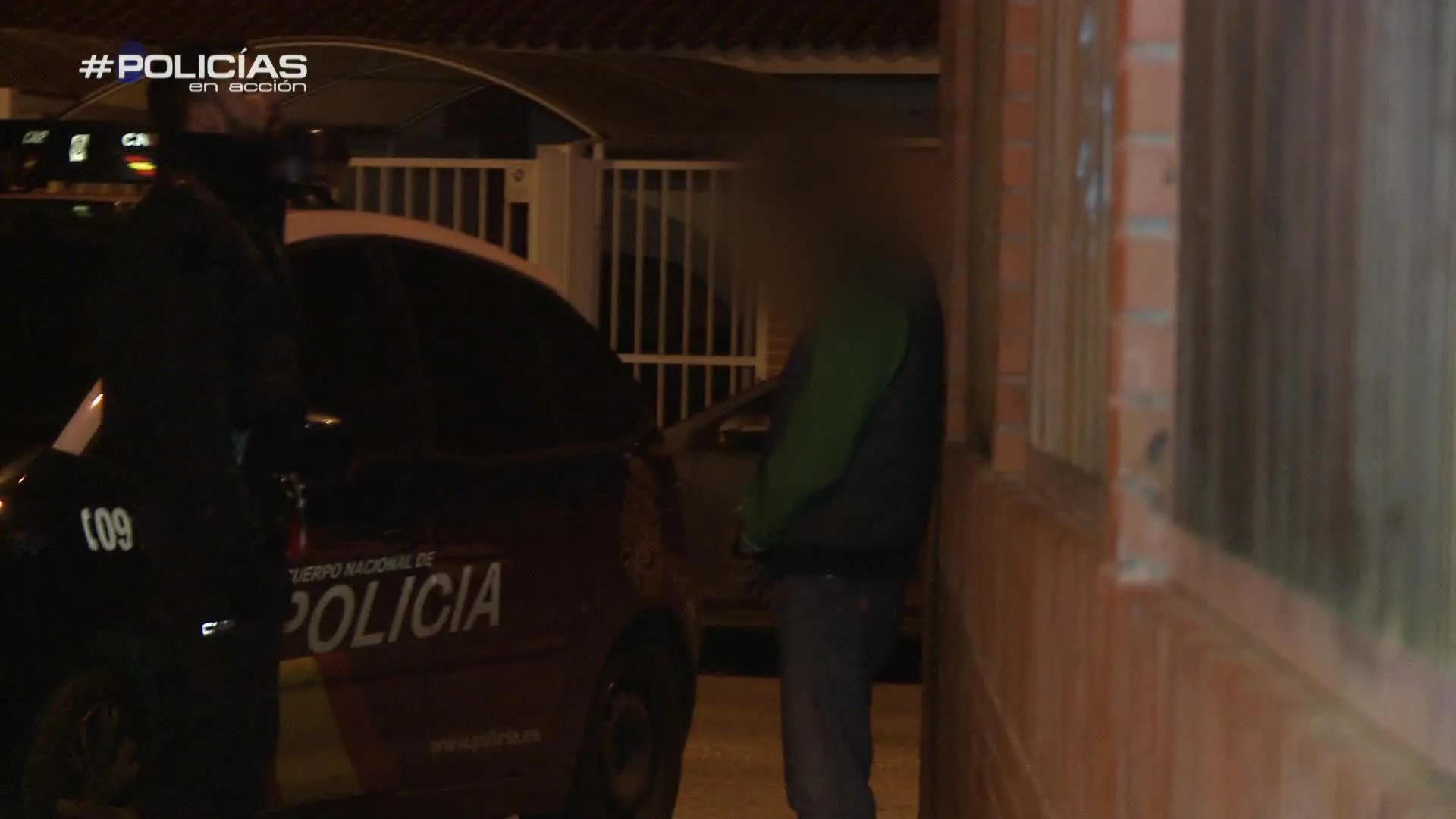 Los agentes detienen a tres de los cuatro ladrones de un chalet: "Y estaban dentro de la casa, tiene huevos" Los agentes detienen a tres de los cuatro ladrones de un chalet: "Y estaban dentro de la casa, tiene huevos"