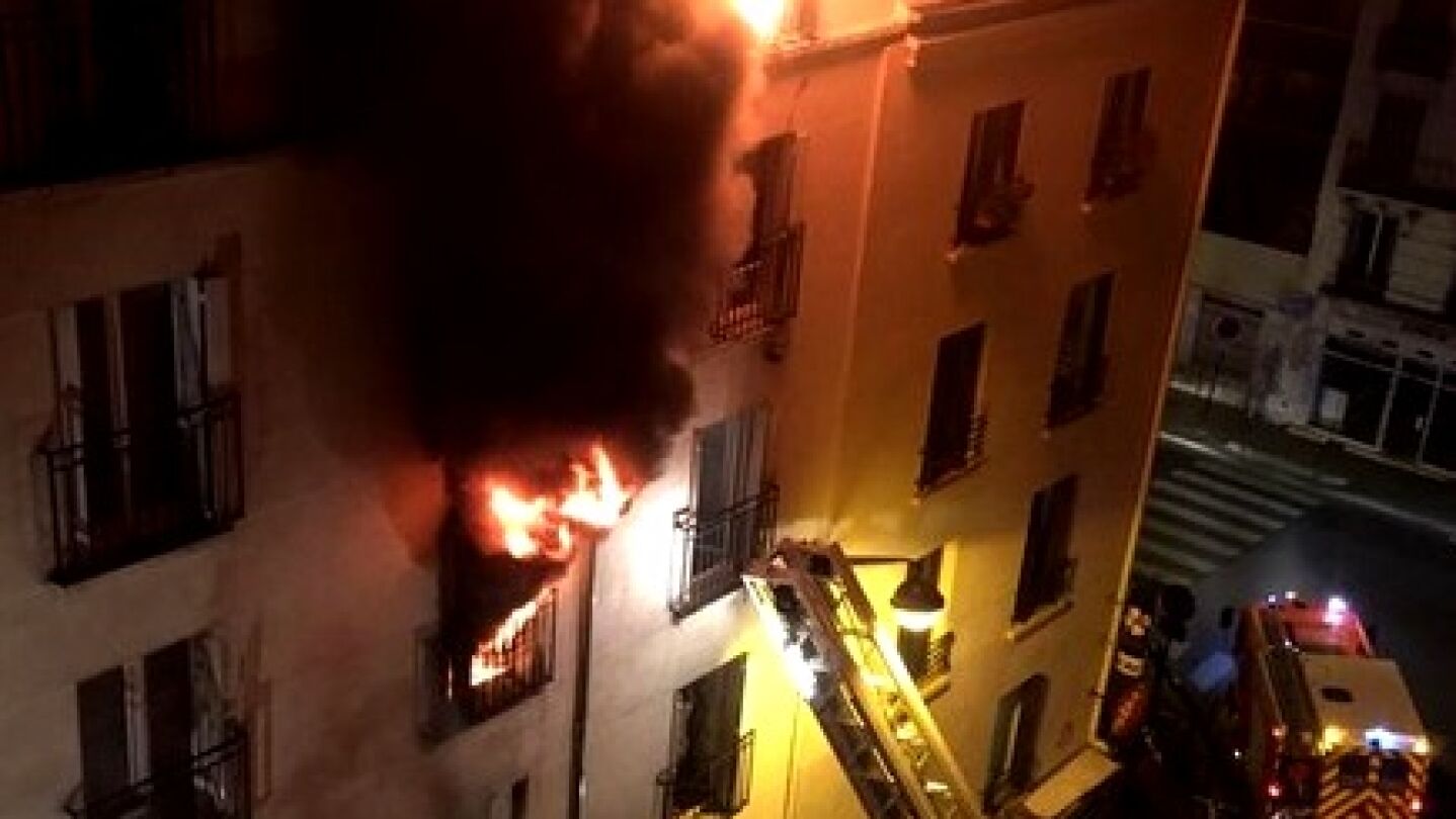 Incendio producido al norte de Par&iacute;s