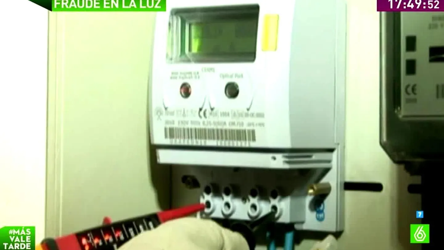 La Comisión de los Mercados y la Competencia tienen clara la solución para reducir las estafas de la luz La Comisión de los Mercados y la Competencia tienen clara la solución para reducir las estafas de la luz