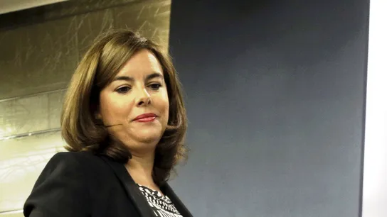 La vicepresidenta del Gobierno, Soraya Sáenz de Santamaría, llega a la rueda de prensa tras el Consejo de Ministros La vicepresidenta del Gobierno, Soraya Sáenz de Santamaría, llega a la rueda de prensa tras el Consejo de Ministros