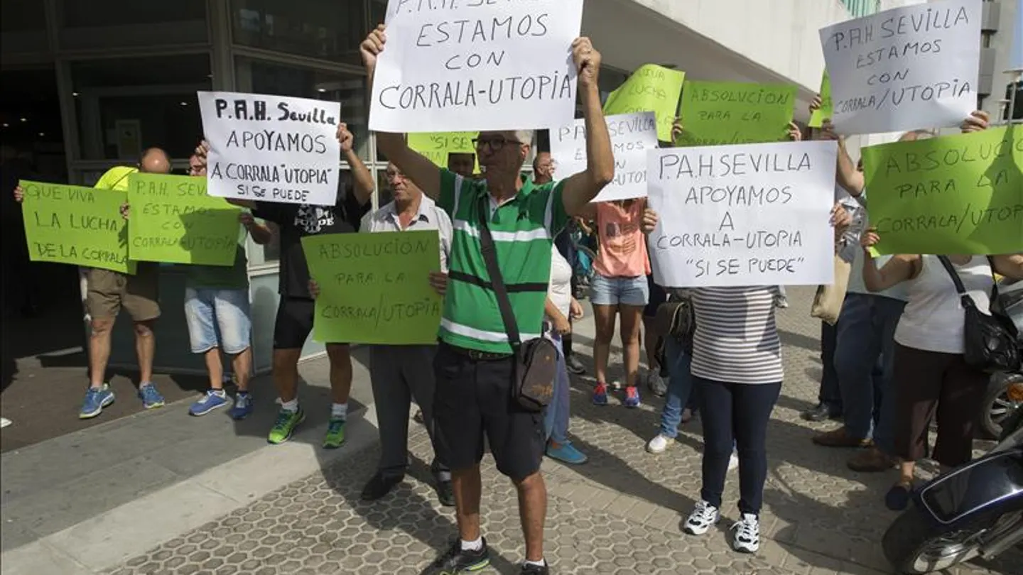 Concentración en apoyo de los afectados Concentración en apoyo de los afectados