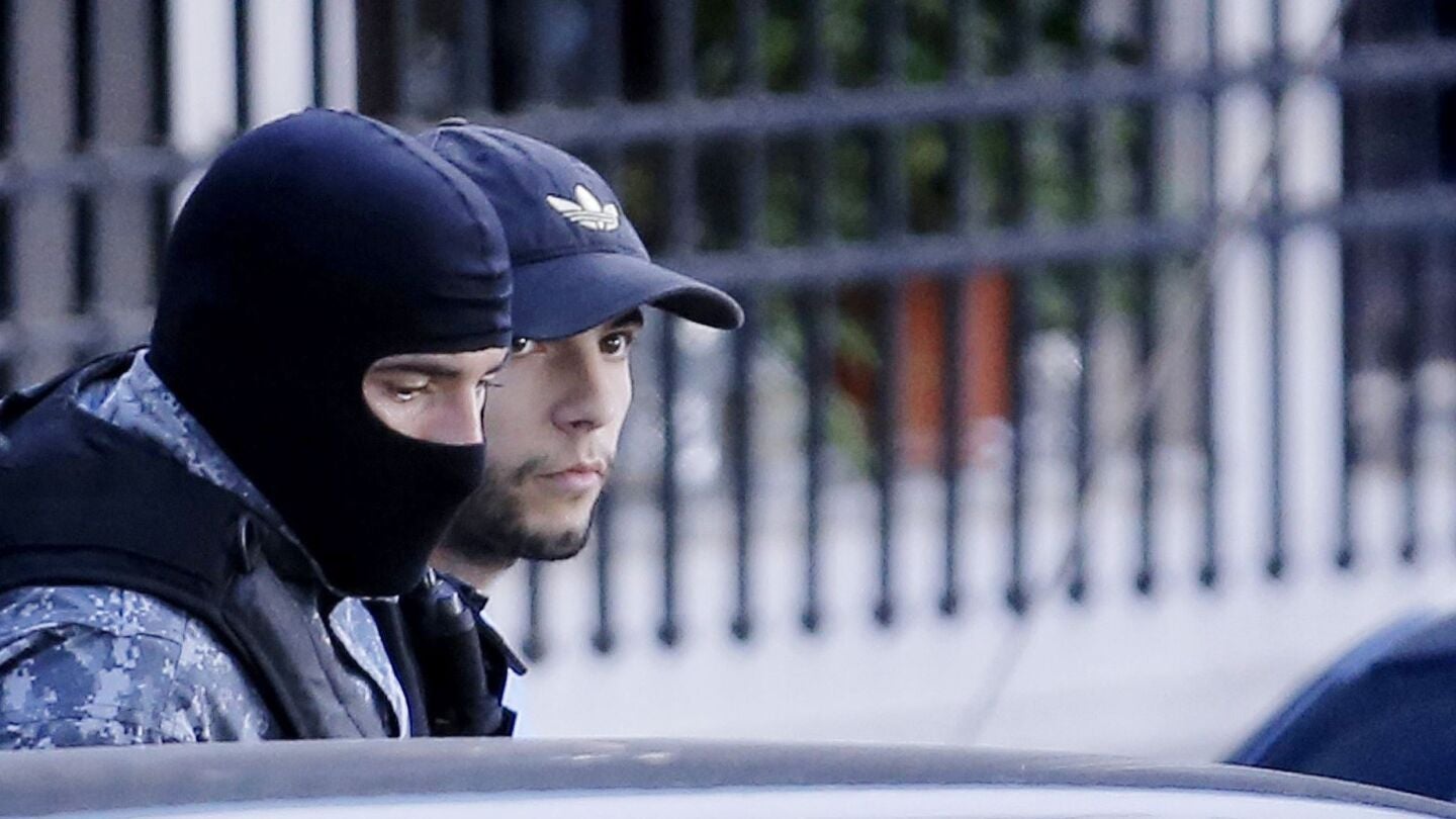 El espa&ntilde;ol Sergio Morate es escoltado por la polic&iacute;a al Alto Tribunal de Casaci&oacute;n y Justicia de Ruman&iacute;a