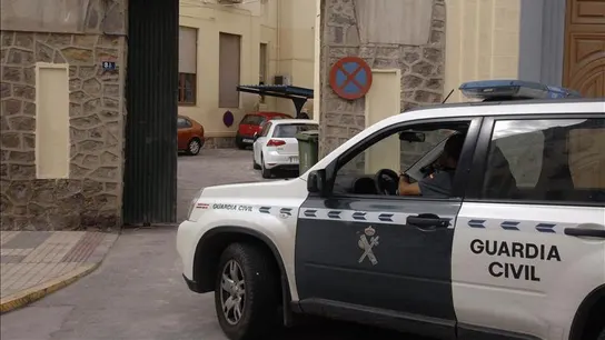 Un coche de la Guardia Civil en una imagen de archivo Un coche de la Guardia Civil en una imagen de archivo