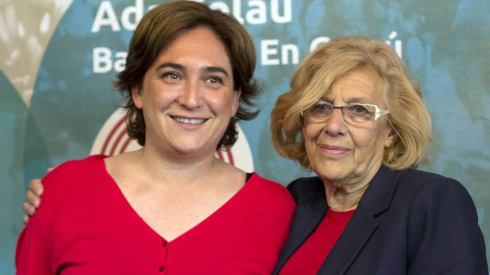 Ada Colau, alcaldesa de Barcelona y Manuela Carmena, alcaldesa de Madrid