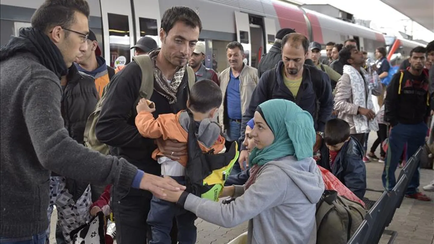 Refugiados en una estación de tren Refugiados en una estación de tren