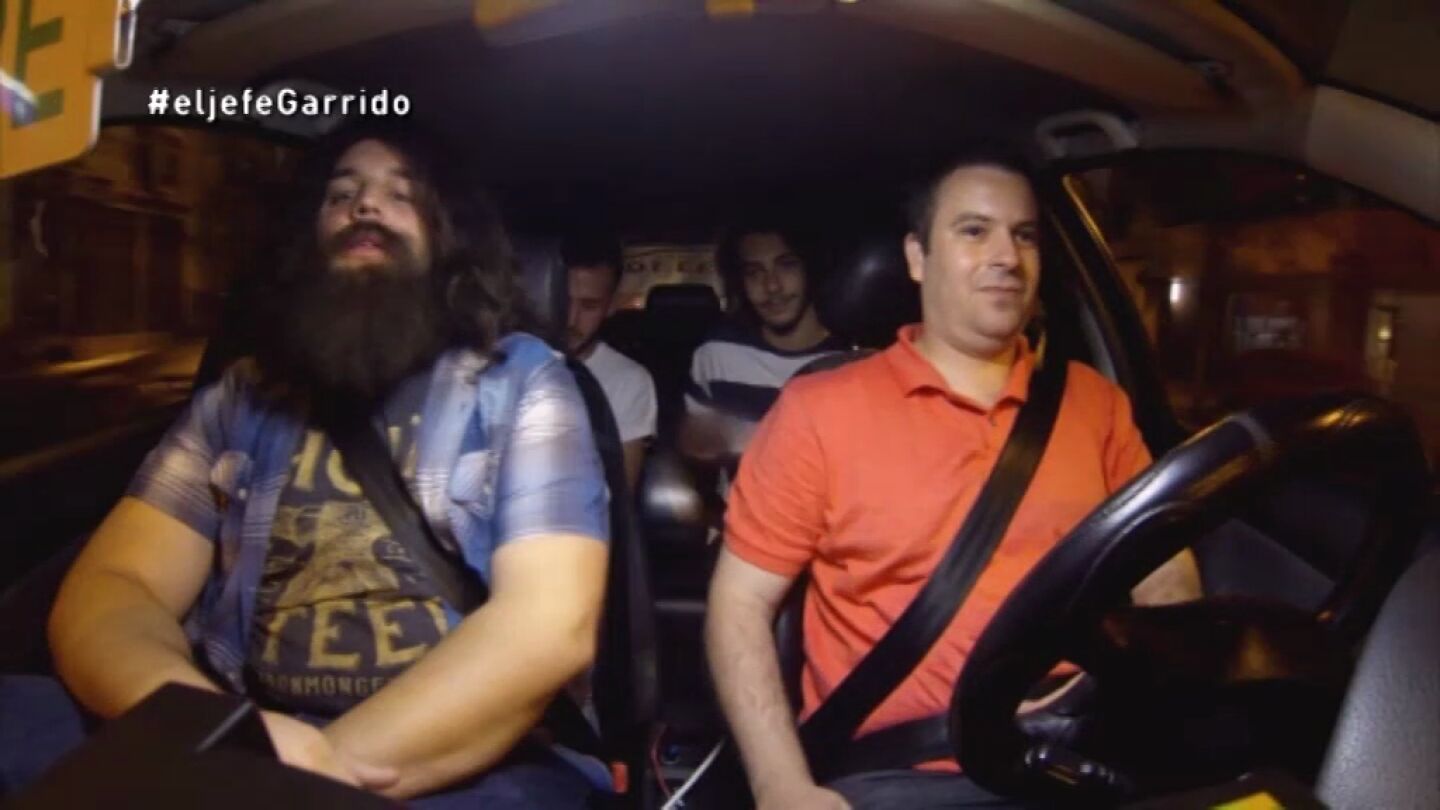 Carlos Garrido: &ldquo;Este t&iacute;o no se fija en nada. La gente se sube con cubatas en el coche, fumando&hellip;&rdquo;