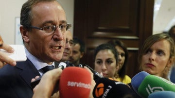 El ministro Alfonso Alonso, ante los medios