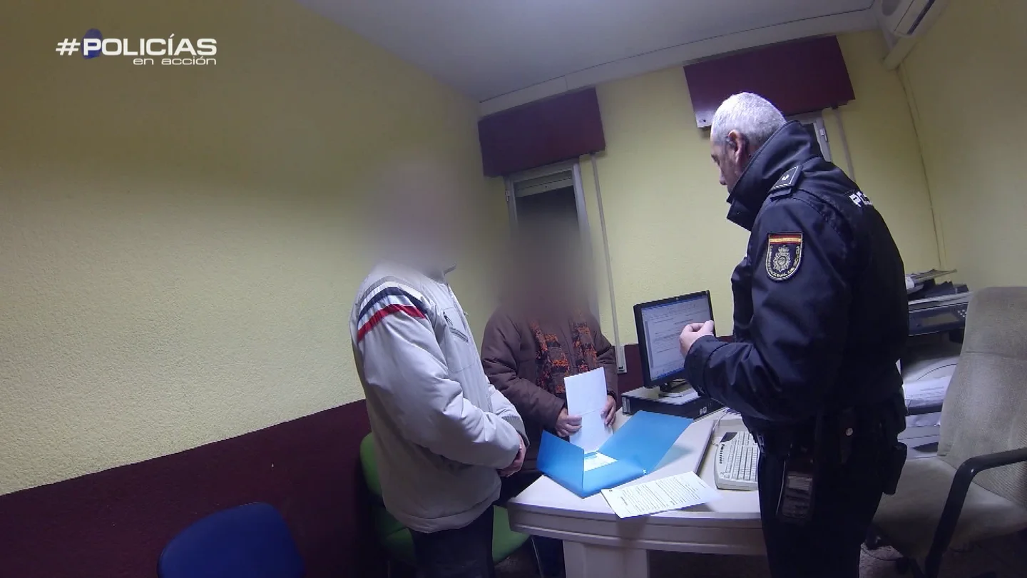 Unos padres renuncian a la tutela de sus hijos en comisaría Unos padres renuncian a la tutela de sus hijos en comisaría