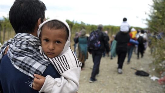 Un grupo de refugiados tras cruzar la frontera