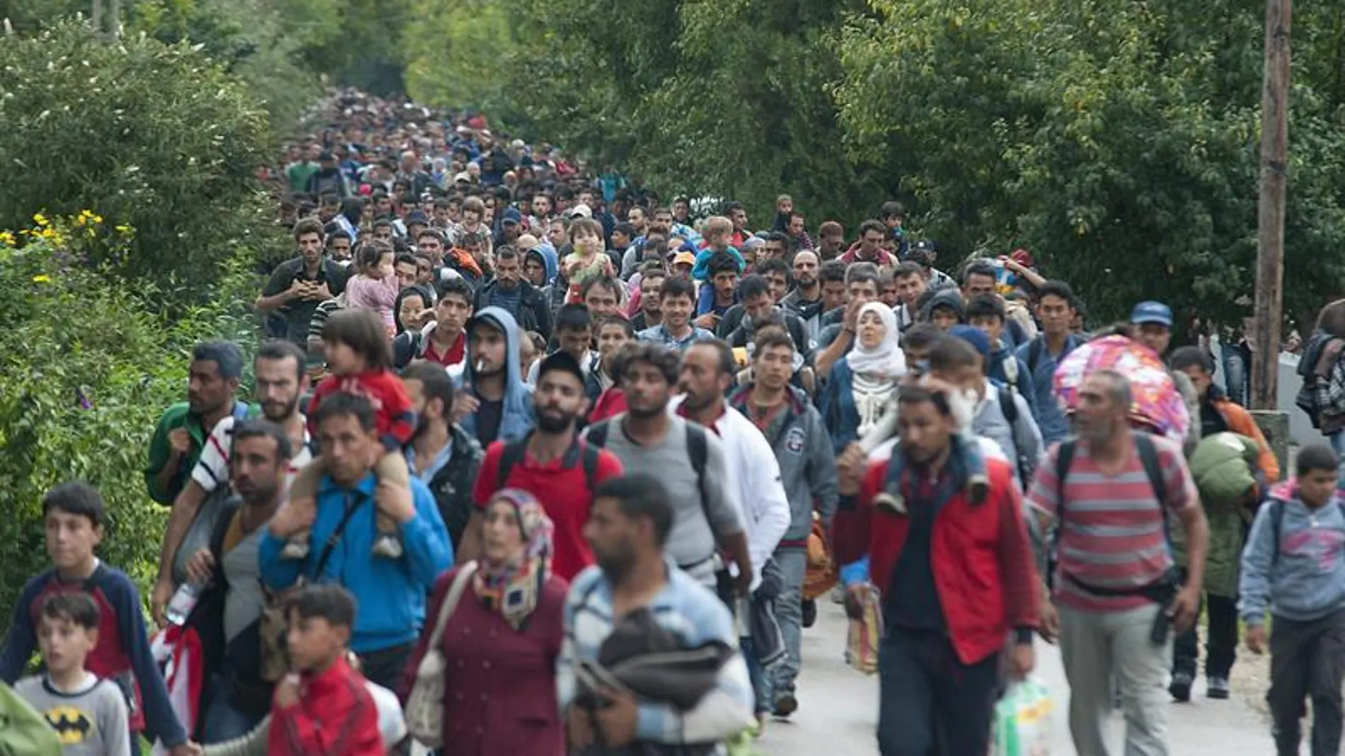 Refugiados Sirios entrando en Hungría