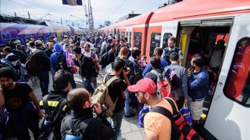 Refugiados en las estaciones de tren