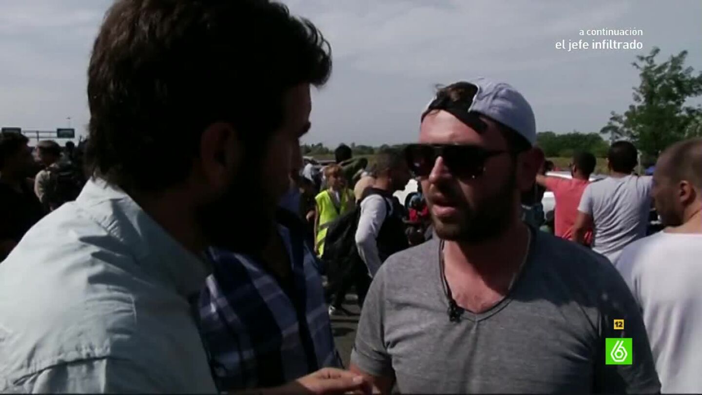 Gonzo entrevista a un refugiado en la frontera entre Hungr&iacute;a y Serbia