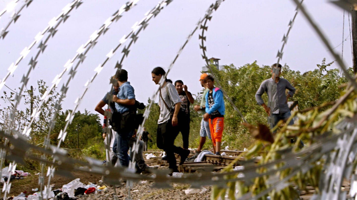 Croacia dejar&aacute; pasar a los refugiados