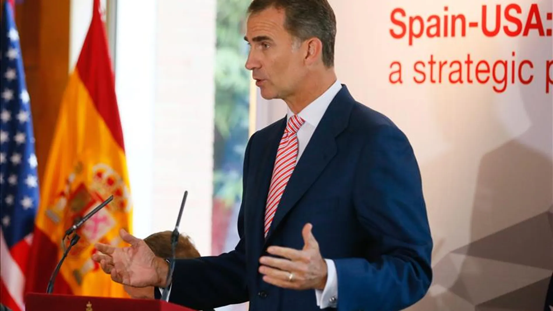 El rey anima a los empresarios de EE.UU a invertir en España, "que resurge con fuerza"