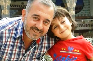 El refugiado sirio que fue pateado por la periodista húngara. El refugiado sirio que fue pateado por la periodista húngara.