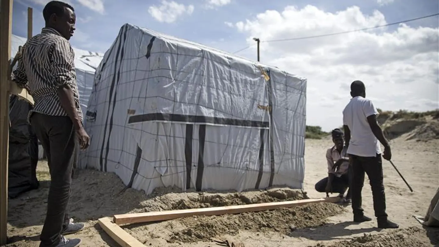 Desalojo campamento de refugiados en París Desalojo campamento de refugiados en París