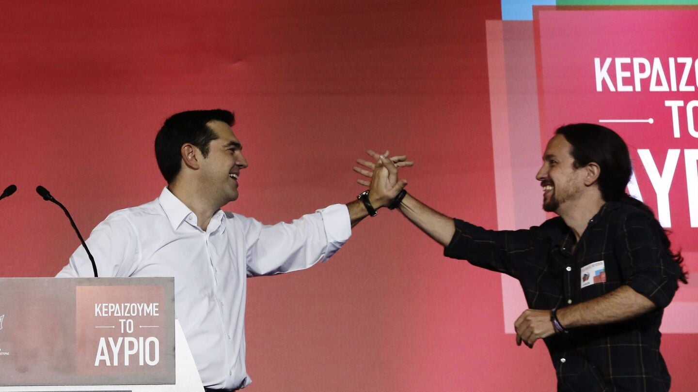 Alexis Tsipras junto con Pablo Iglesias en su &uacute;ltimo acto electoral